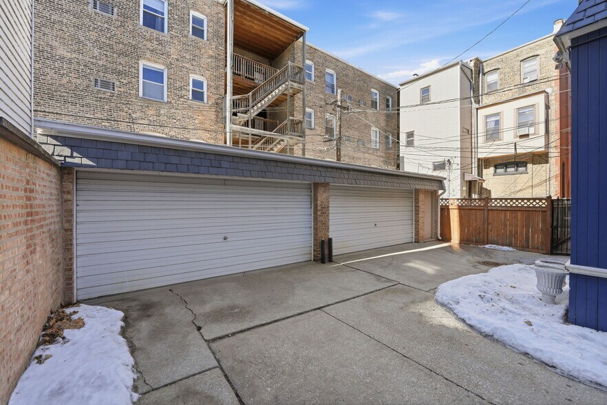 More Photos Of 2424-2428 N Geneva Ter, Chicago Apartments For Sale