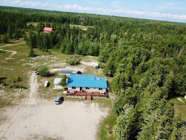 More Photos Of 365 E Huron Dr, Bois Blanc Island Bar For Sale