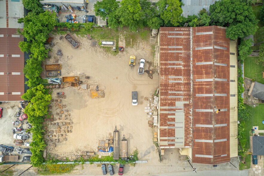More Photos Of 909 Marcella St, Houston Warehouse For Sale