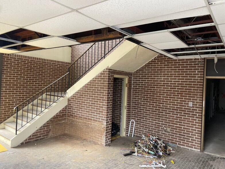 More Photos Of 2981 Church St, East Point Medical For Sale