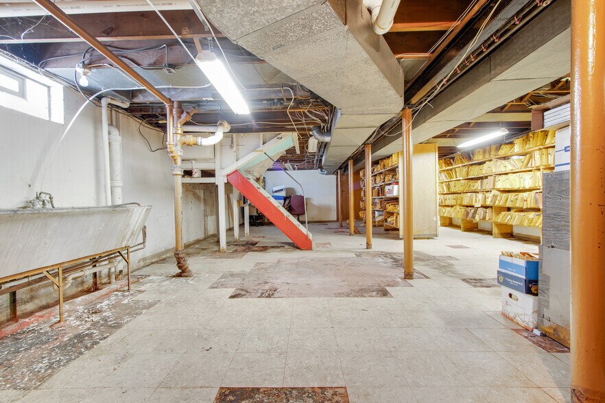 More Photos Of 2025 Clinton St, Buffalo Office For Sale