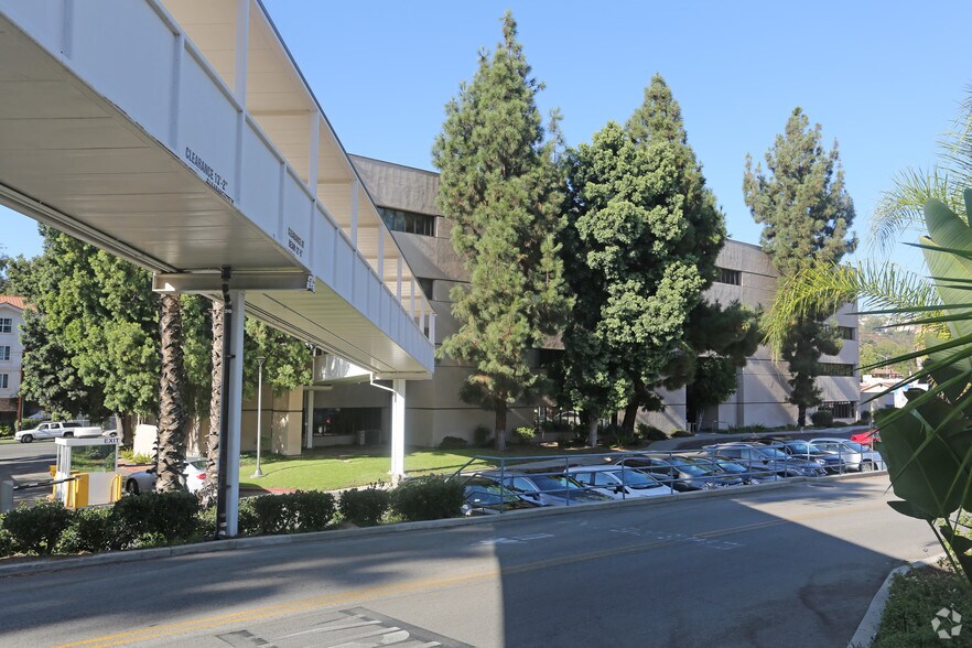 More Photos Of 1560 E Chevy Chase Dr, Glendale Medical For Lease