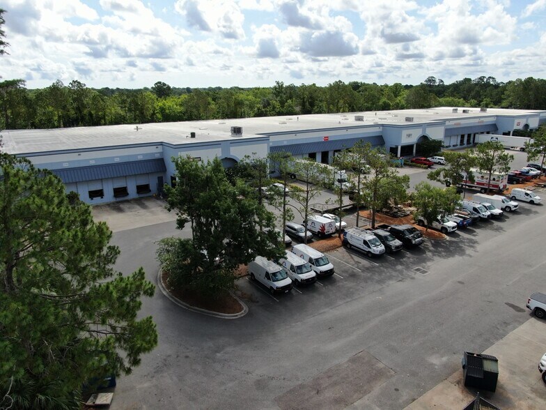 More Photos Of 8475 Western Way, Jacksonville Unknown For Lease