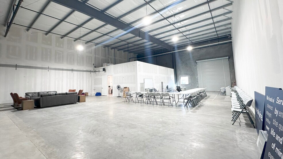 More Photos Of 12425 W Airport Blvd, Sugar Land Light Distribution For Sale