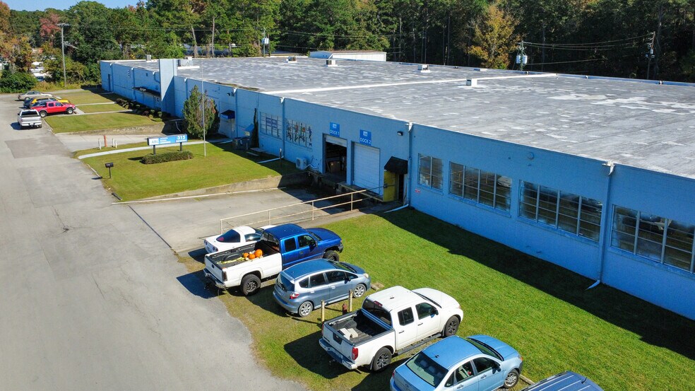 More Photos Of 315 Industrial Rd, Summerville Warehouse For Lease