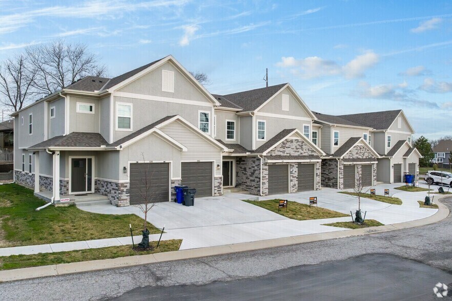 Primary Photo Of 1021-1094 N Findley St, Olathe Apartments For Sale