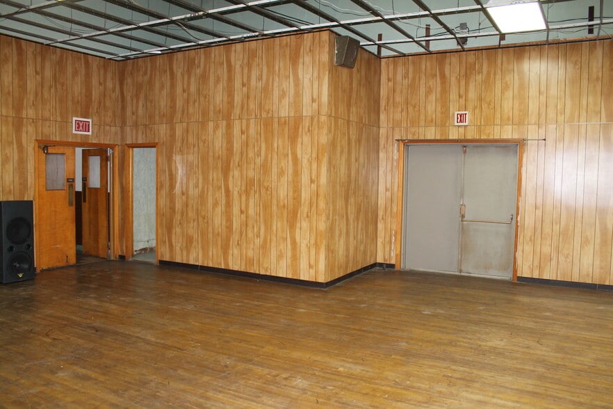 More Photos Of 134-136 E Church St, Nanticoke Light Manufacturing For Sale