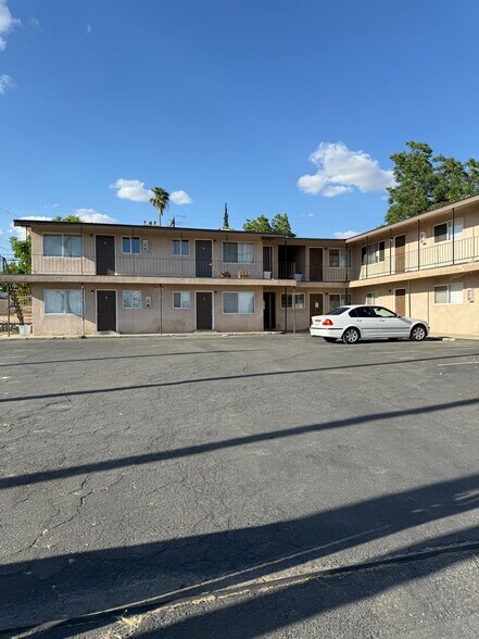 More Photos Of 1700 Lincoln St, Bakersfield Apartments For Sale