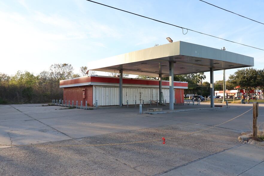 Primary Photo Of 10900 Mykawa Rd, Houston Freestanding For Sale