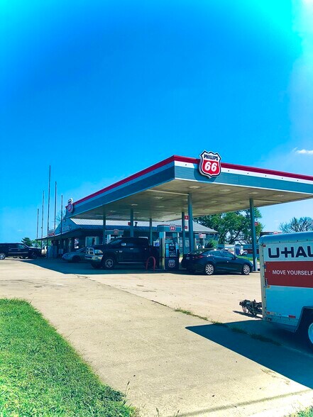 More Photos Of 1927 Highway 62 W, Berryville Convenience Store For Sale