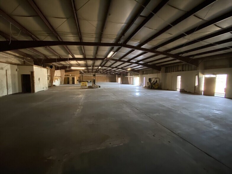 More Photos Of 4618 Wheeler Ave, Fort Smith Light Manufacturing For Lease