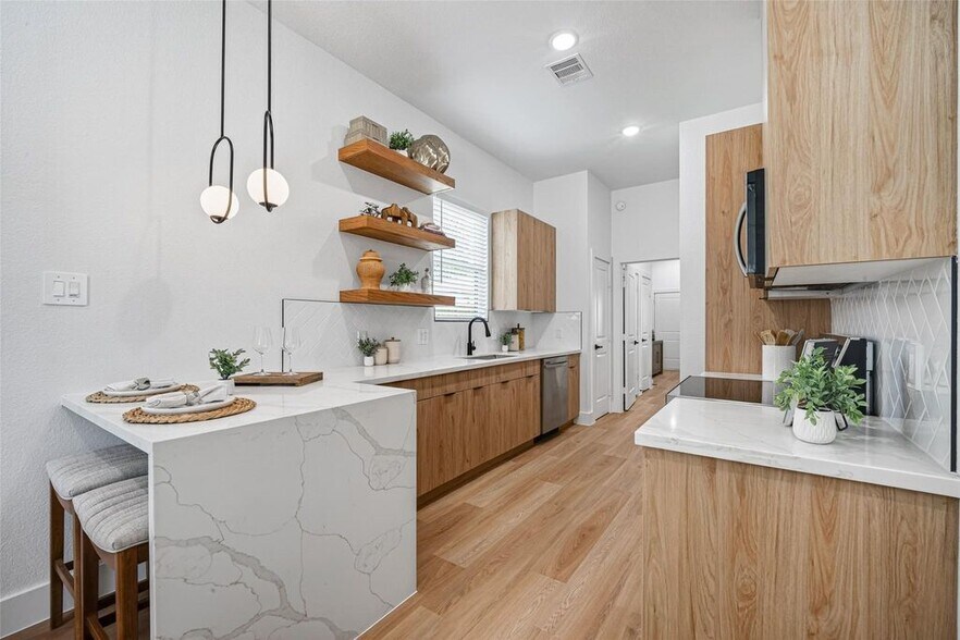 More Photos Of 7840 Nashville Unit A/B Street, Houston Apartments For Sale
