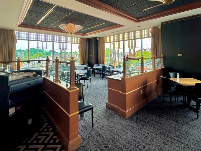 More Photos Of 124 E Main St, Ephrata Office For Sale