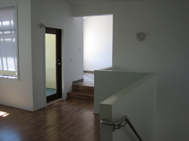 More Photos Of 6555-6557 Shattuck Ave, Oakland Office Residential For Lease
