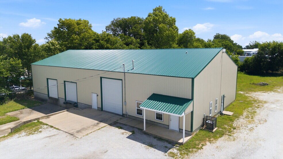 More Photos Of 136 N Prigmor Ave, Joplin Industrial For Sale