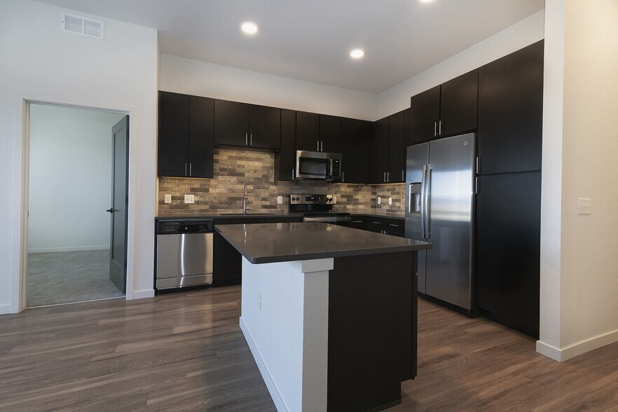 More Photos Of 270 E Flatiron Crossing Dr, Broomfield Apartments For Lease