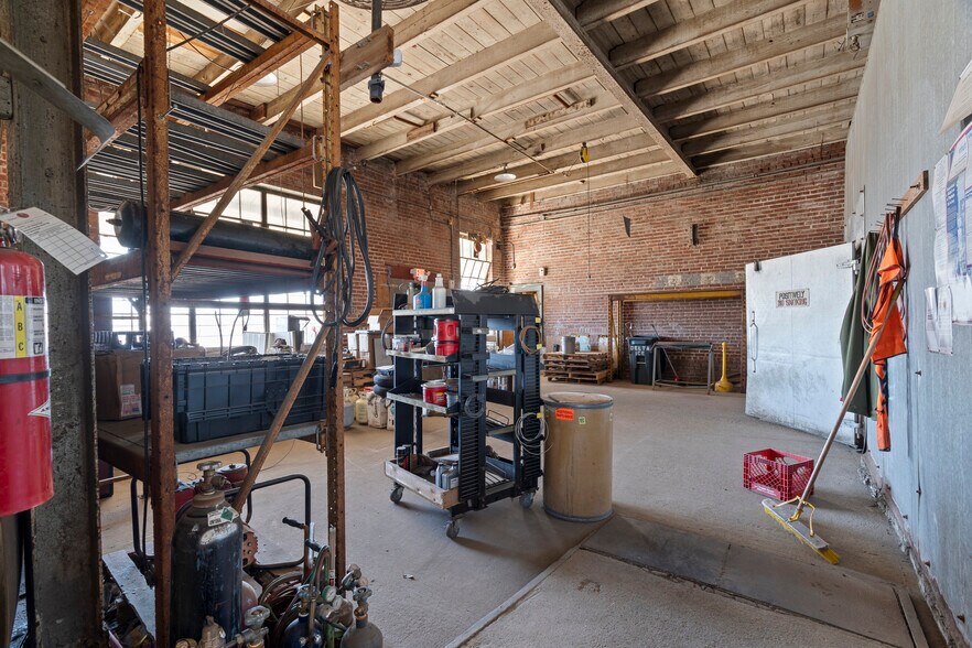 More Photos Of 120 E Broadway St, West Memphis Flex For Sale