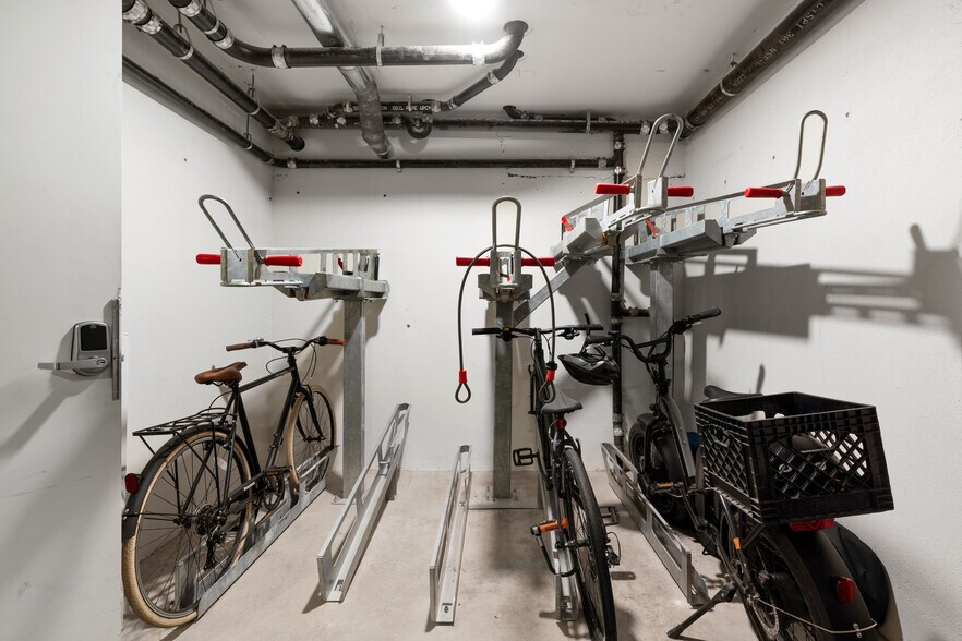 More Photos Of 824 Hyde St, San Francisco Apartments For Sale