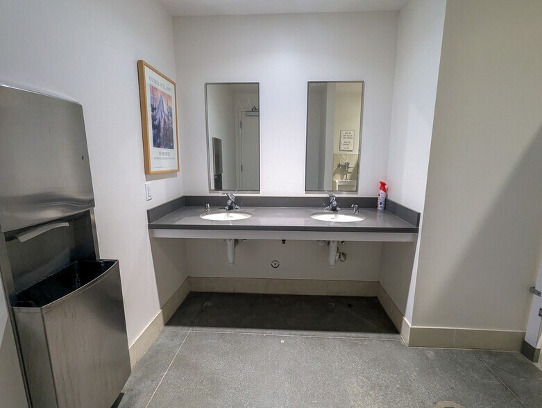 More Photos Of 2550 El Camino Real, Redwood City Storefront Retail Office For Lease