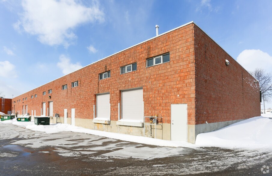 More Photos Of 2651 John St, Markham Light Distribution For Lease