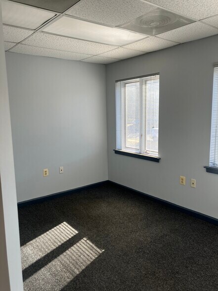 More Photos Of 7201-7211 Hanover Pky, Greenbelt Unknown For Lease
