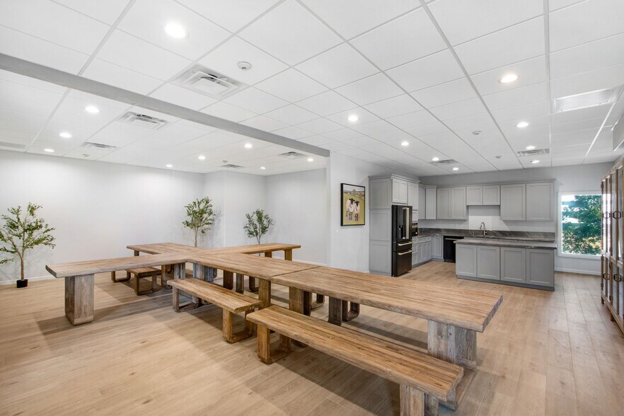 More Photos Of 14101 Yorba St, Tustin Office For Sale