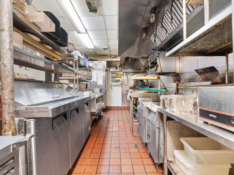 More Photos Of 176 Columbus Ave, Pawtucket General Retail For Sale