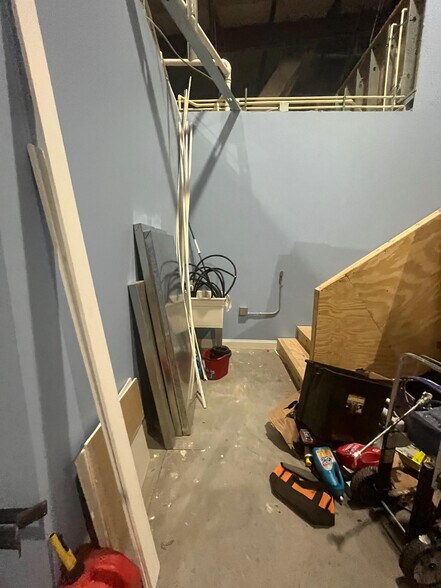 More Photos Of 522 Live Pine Cir, Apopka Warehouse For Sale