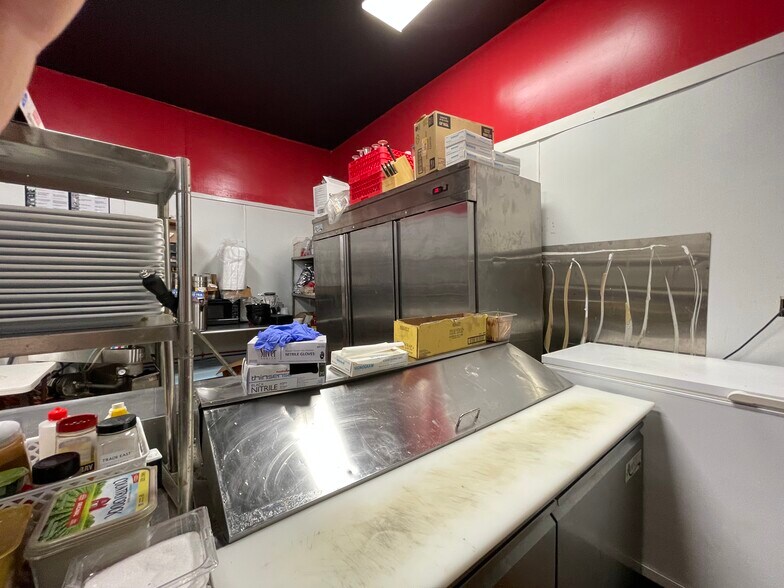 More Photos Of 117 N Jefferson Ave, Eatonton Storefront For Sale