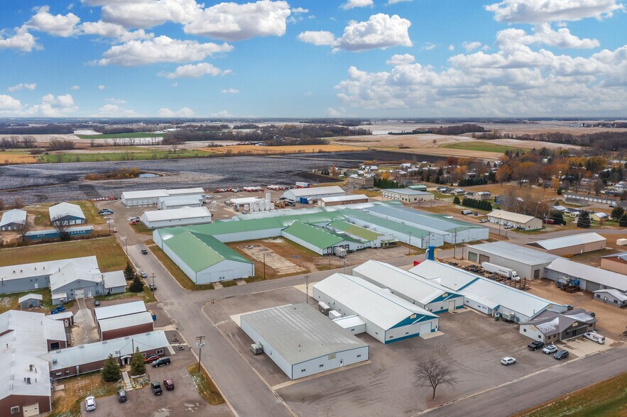 More Photos Of 480 Park Ave E, Eden Valley Warehouse For Sale