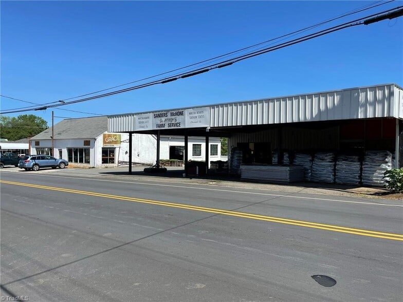 More Photos Of 607 Main, Pilot Mountain Storefront Retail Residential For Sale