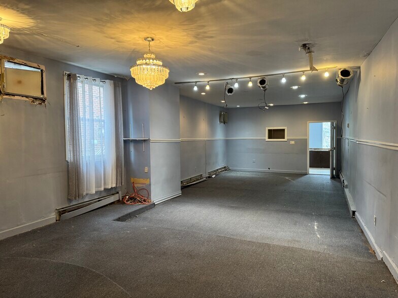 More Photos Of 2376 E 15th St, Brooklyn Specialty For Sale