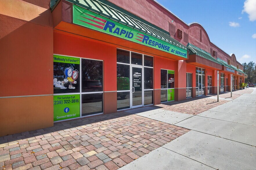 More Photos Of 12220 Towne Lake Dr, Fort Myers Unknown For Lease