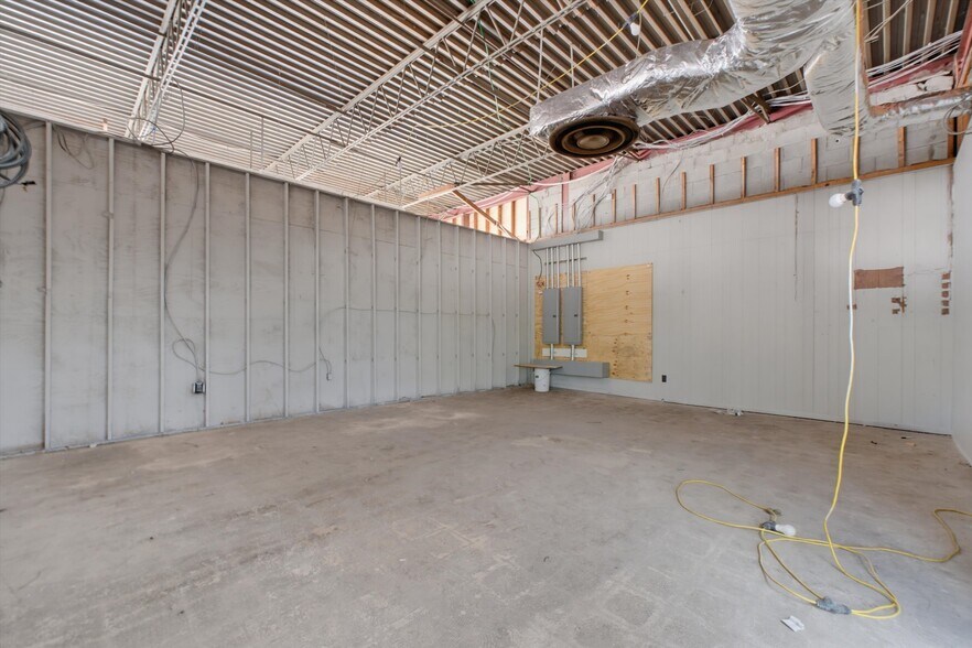 More Photos Of 1366 E Main St, Shrub Oak Unknown For Lease
