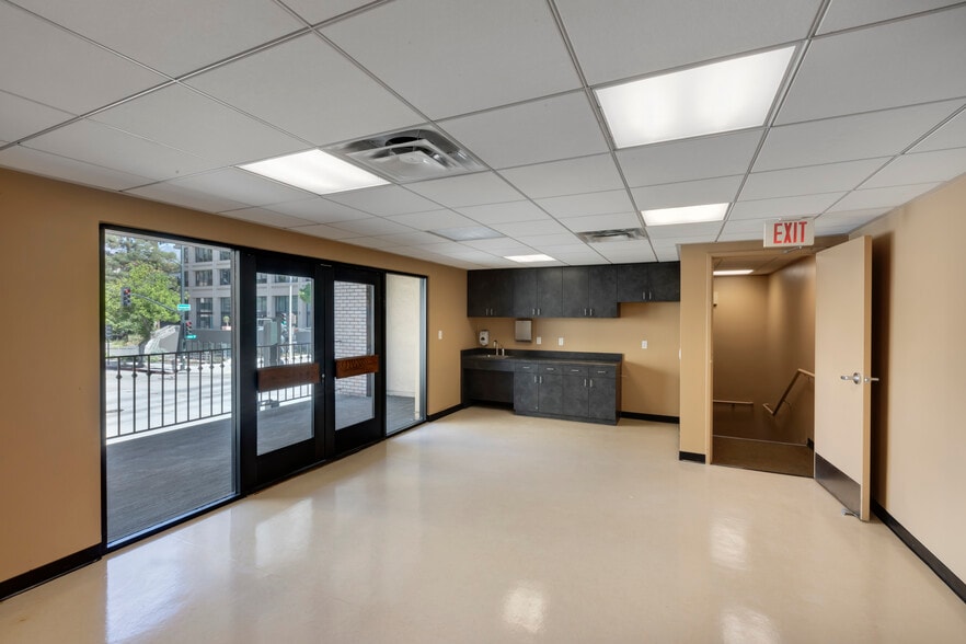 More Photos Of 130 E Colorado Blvd, Pasadena Storefront Retail Office For Sale