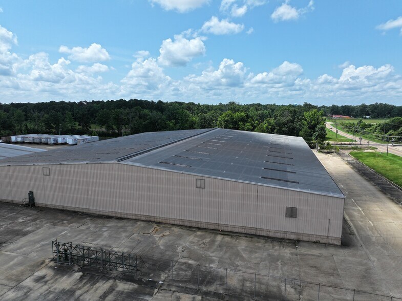 More Photos Of 1800 N Clark Ave, Magnolia Industrial For Lease