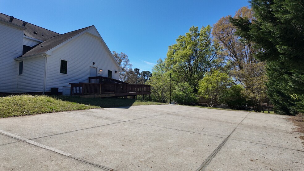 More Photos Of 238 S Allen Rd, Wake Forest General Retail For Sale
