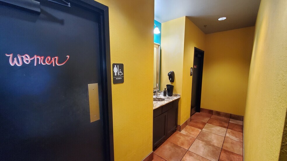 More Photos Of 100 N Cedar Bluff Rd, Knoxville Unknown For Lease