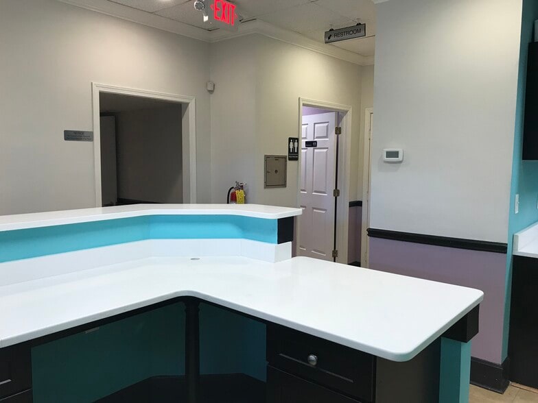 More Photos Of 7961 Hwy 92, Woodstock Medical For Lease