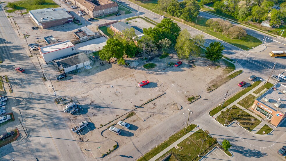 More Photos Of 2200 Robert B Cullum Blvd, Dallas Land For Sale