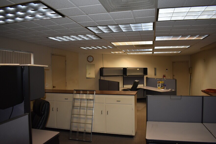 More Photos Of 7848-7856 Salt Lake Ave, Huntington Park Manufacturing For Sale