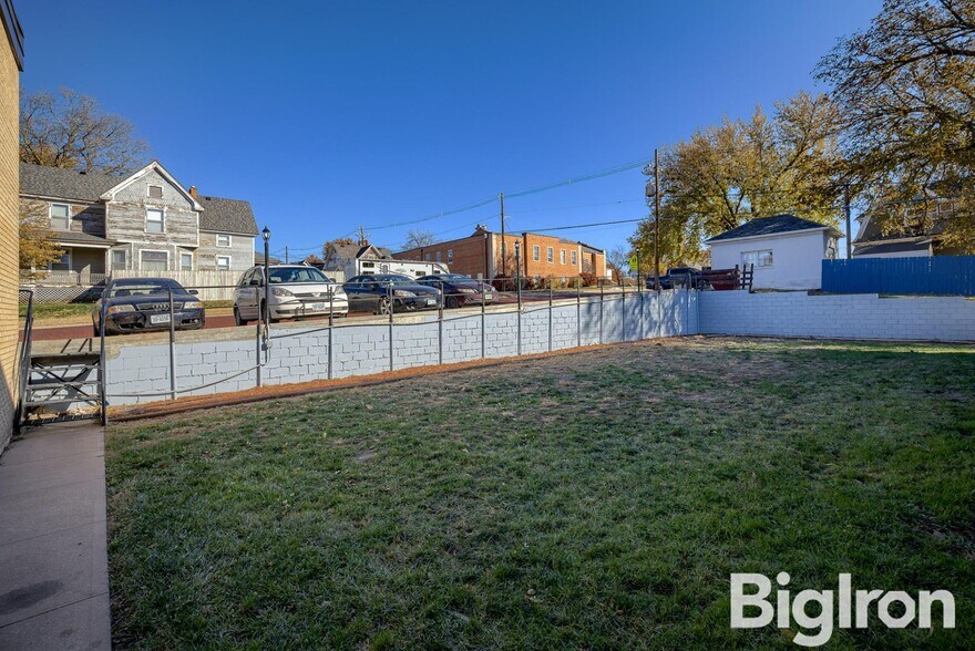 More Photos Of 525 I St, Fairbury Apartments For Sale