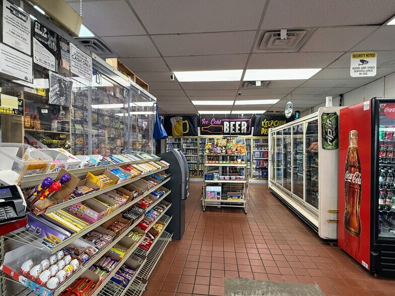 More Photos Of 4389 University Blvd S, Jacksonville Service Station For Sale