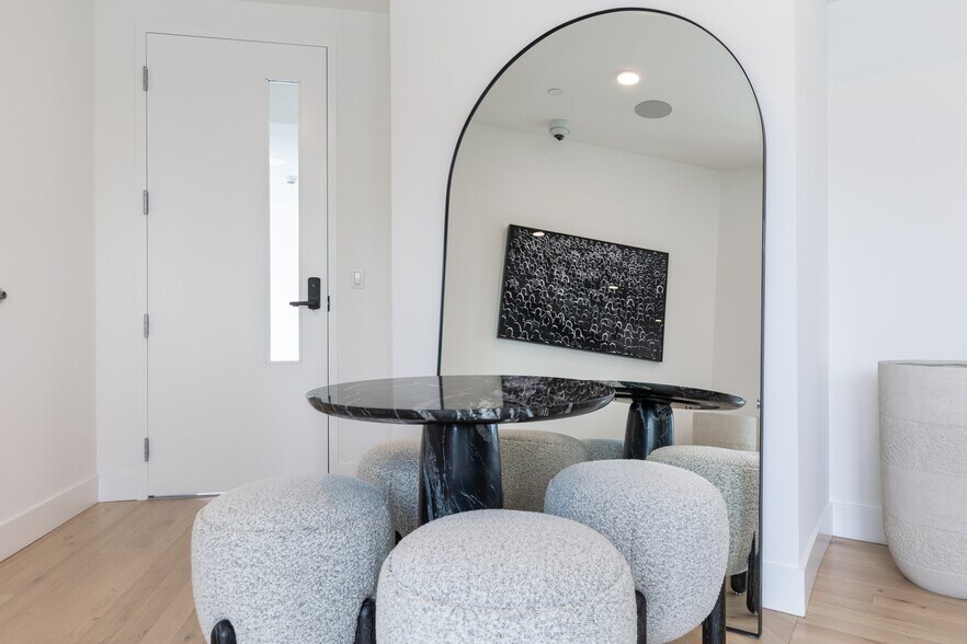 More Photos Of 1380 N California Blvd, Walnut Creek Apartments For Lease