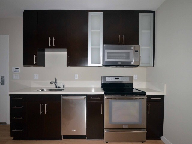 More Photos Of 1447 Lincoln Blvd, Santa Monica Apartments For Lease