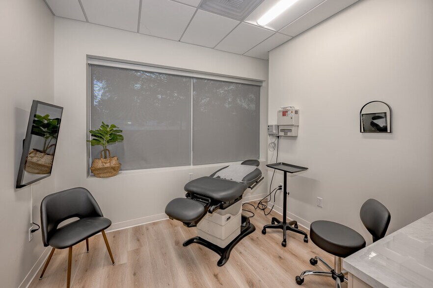 More Photos Of 25425 Orchard Village Rd, Santa Clarita Medical For Sale