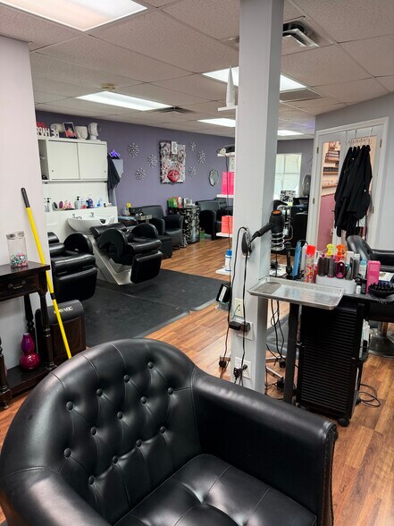 More Photos Of 9371 Cypress Lake Dr, Fort Myers Unknown For Lease