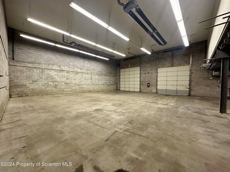 More Photos Of 624 Fellows St, Scranton Office For Lease