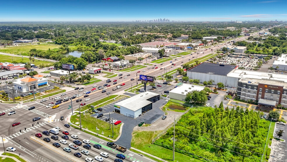 More Photos Of 8338 N Dale Mabry Hwy, Tampa Showroom For Sale
