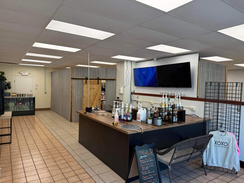 More Photos Of 2110-2112 E Main St, Louisville Freestanding For Lease